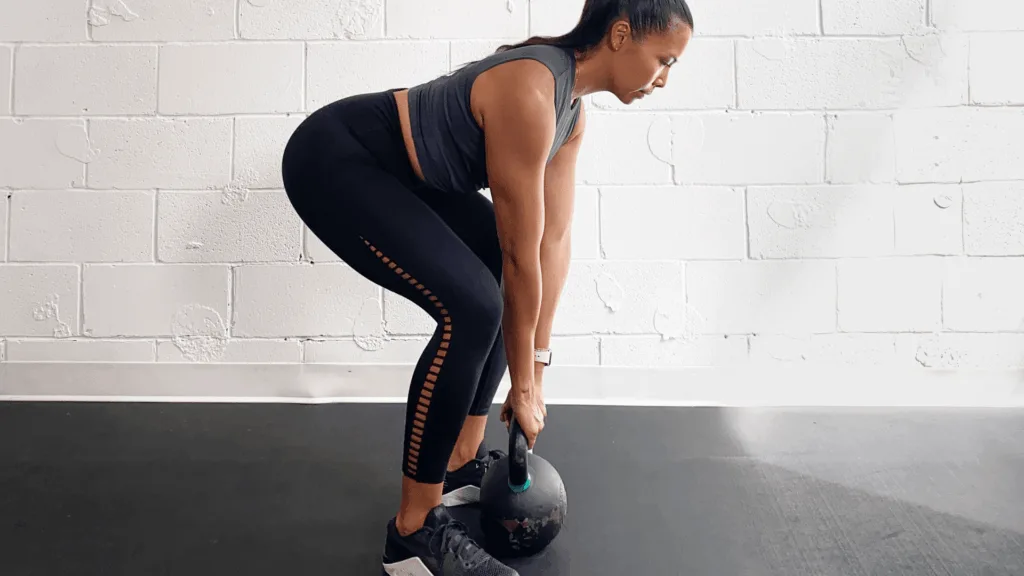 Deadlift (Variasi Dumbbell/Kettlebell)
